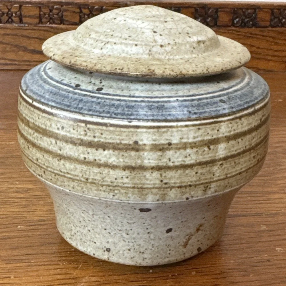 Handmade Pottery Honey Pot Jar with Lid Stoneware Rustic Speckled Glaze 5